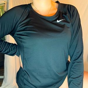 NIKE DRIFIT LONG SLEEVE